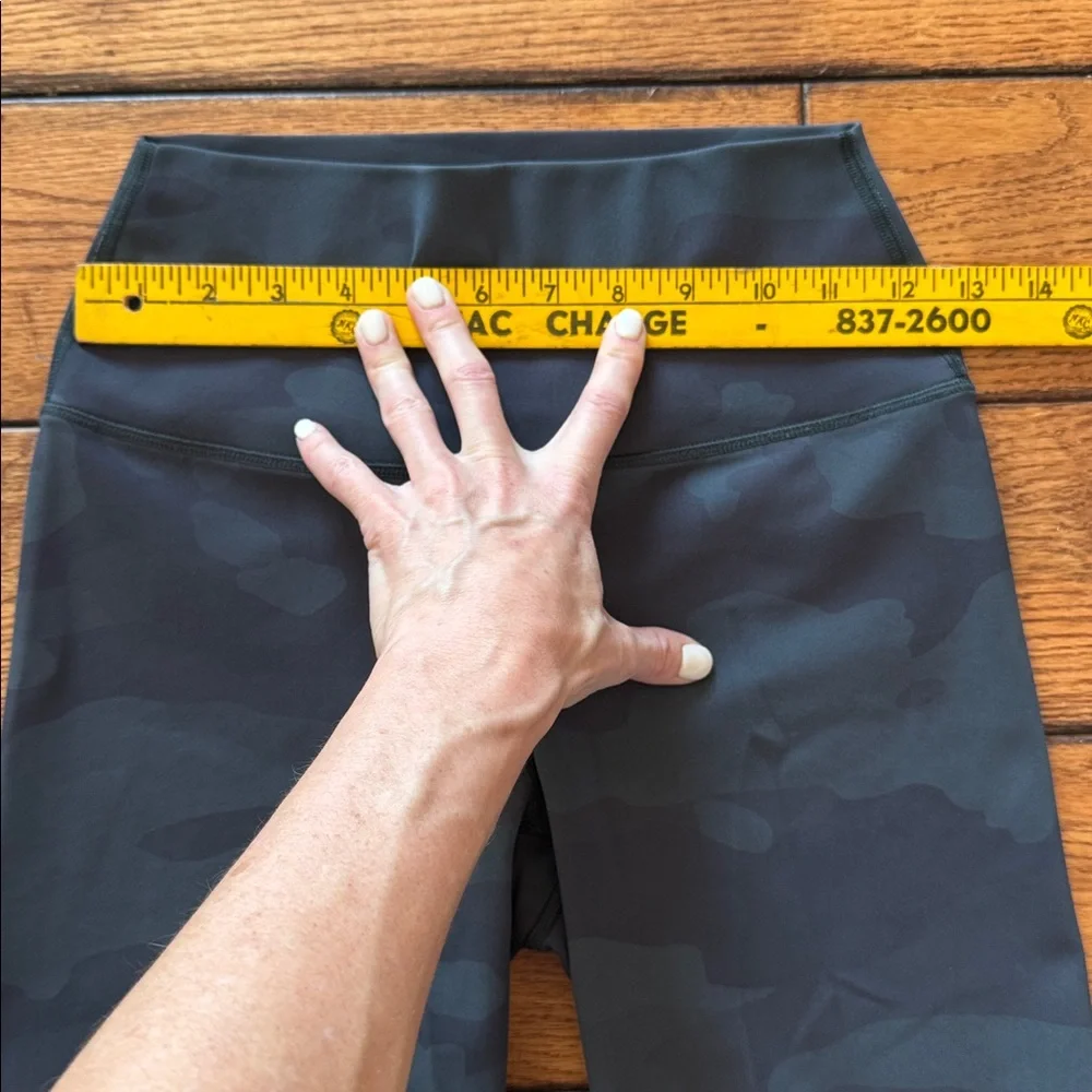 ALO‎ Yoga Vapor Camouflage High Waist Biker Shorts Black Sz Small Workout Gym